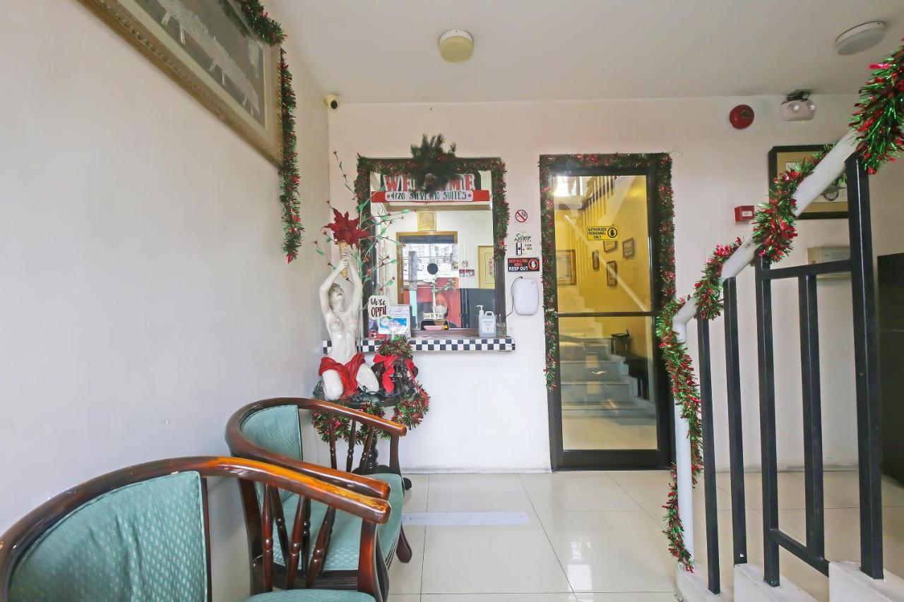 Oyo 896 Silverio Suites Manille Extérieur photo