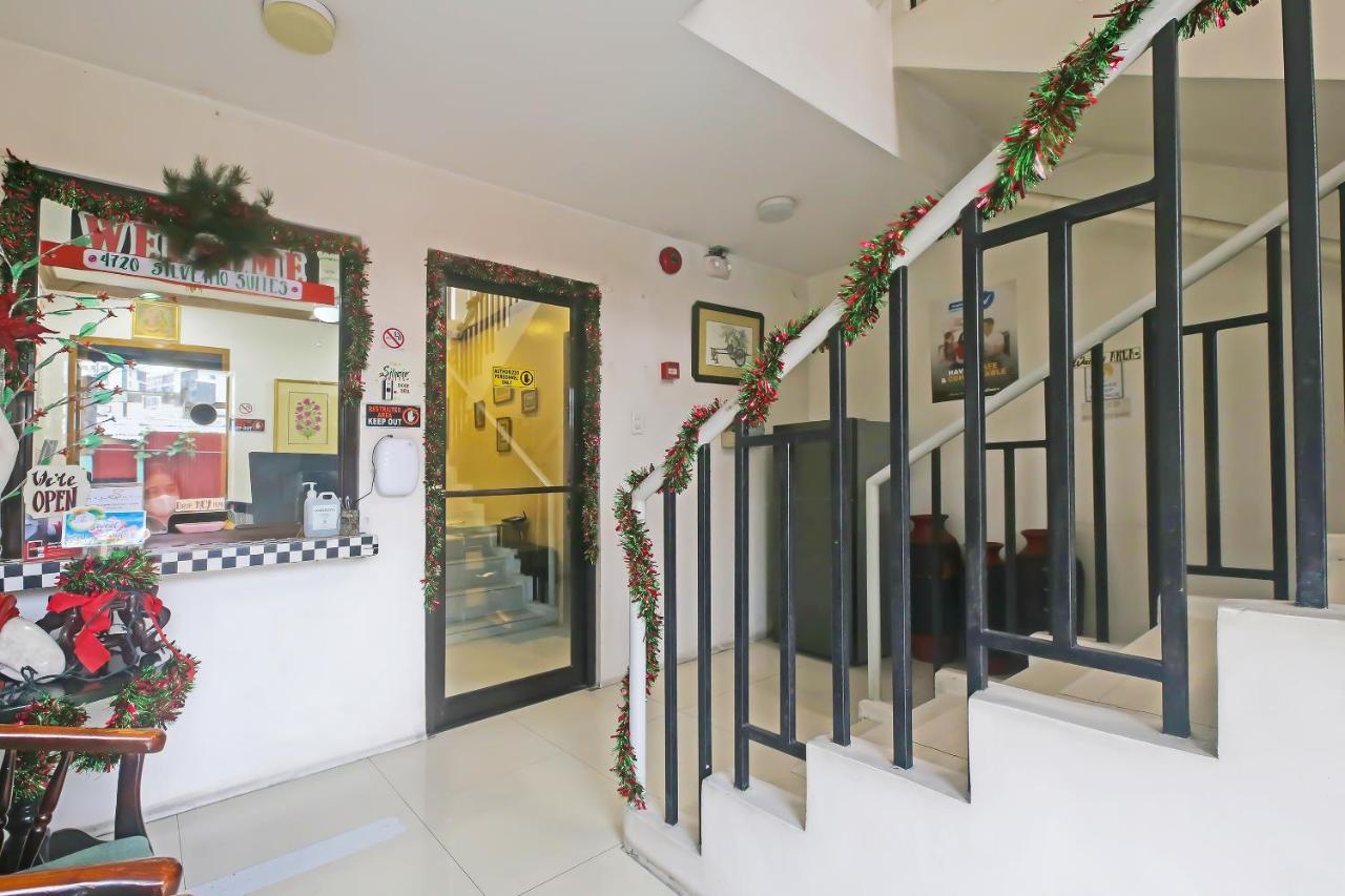 Oyo 896 Silverio Suites Manille Extérieur photo
