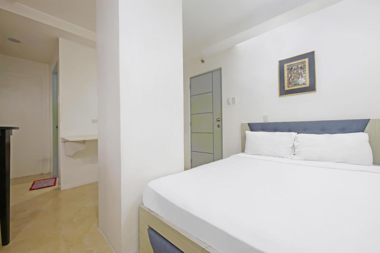 Oyo 896 Silverio Suites Manille Extérieur photo