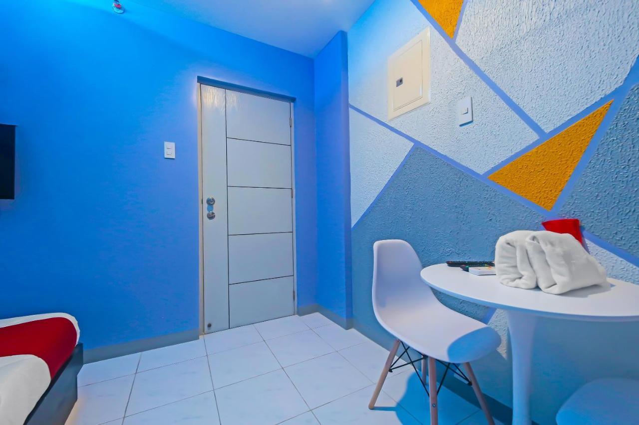 Oyo 896 Silverio Suites Manille Extérieur photo